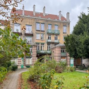 Fernand Cocq : appartement une chambre + bureau et terrasses