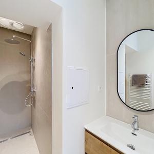Cinquantenaire : Magnifique appartement meublé et rénové