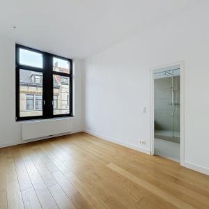Pl. Brugmann : Superbe duplex penthouse rénové