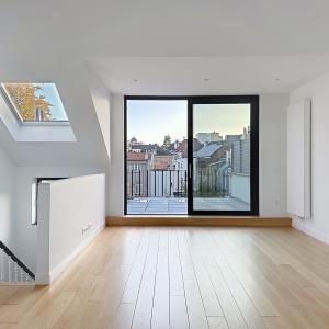 Pl. Brugmann : Superbe duplex penthouse rénové