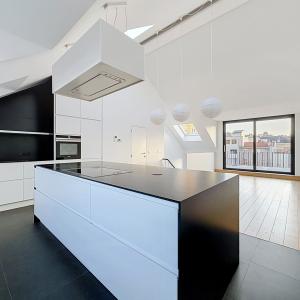 Pl. Brugmann : Superbe duplex penthouse rénové