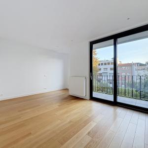 Pl. Brugmann : Superbe duplex penthouse rénové