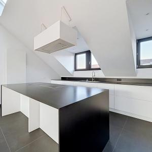 Pl. Brugmann : Superbe duplex penthouse rénové