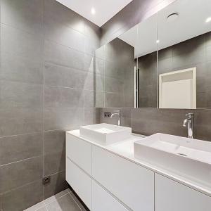 Pl. Brugmann : Superbe duplex penthouse rénové