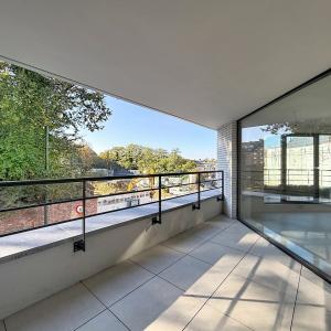 Rouge Cloître : Bel appartement neuf + terrasse + balcon