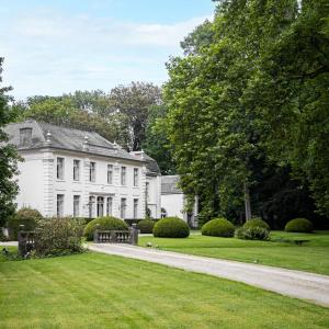 Château édifié en 1756 sur un terrain de 5.9 hectares