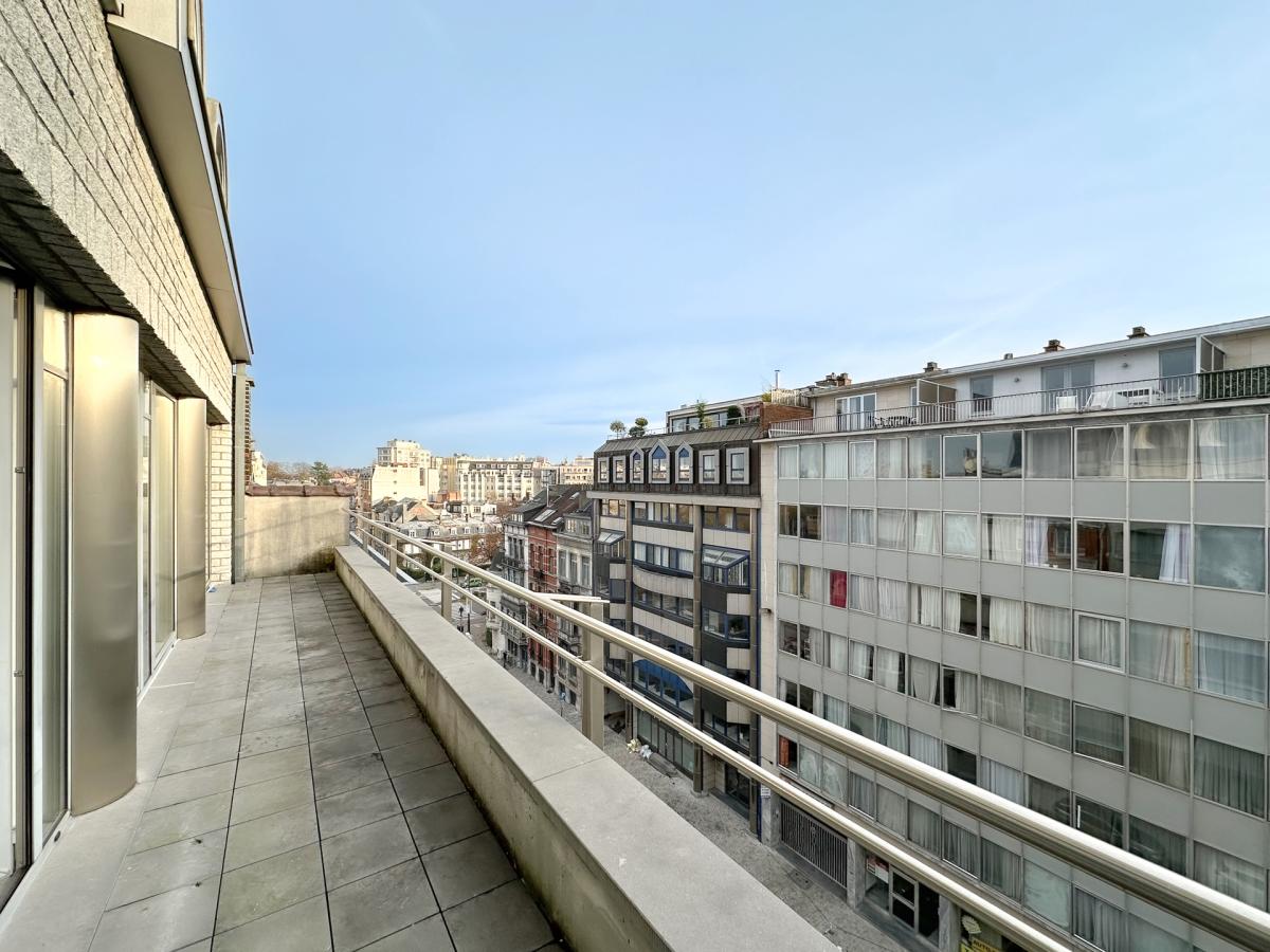 Magnifique appartement de 173 m², 3 chambres + terrasse + pk