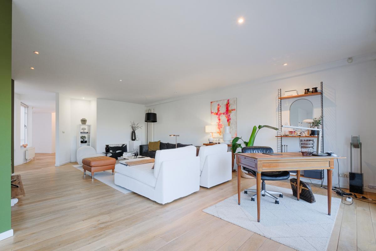 Magnifique appartement de 173 m², 3 chambres + terrasse + pk