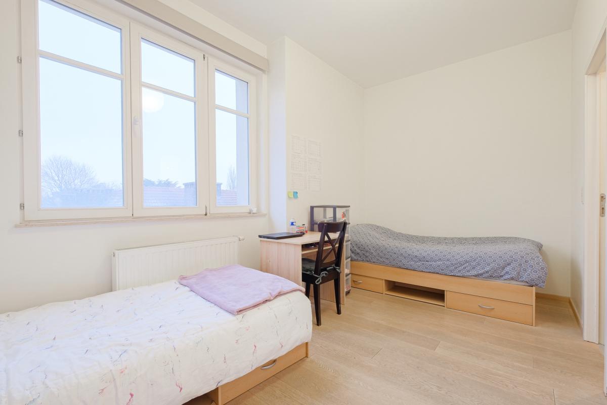 SOUS OFFRE !! Place Brugmann : Splendide duplex 2 chambres et parking