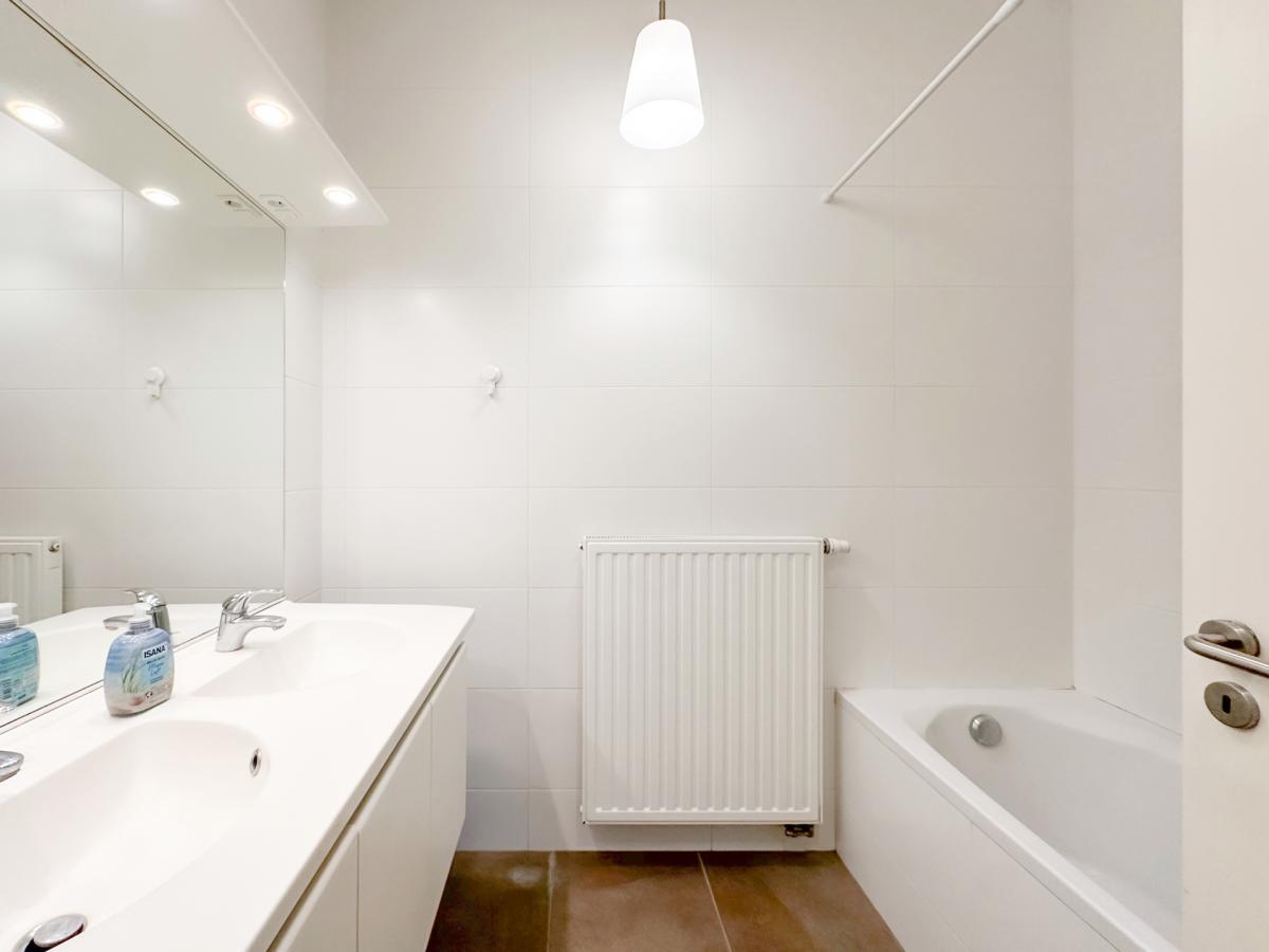 SOUS OFFRE !! Place Brugmann : Splendide duplex 2 chambres et parking