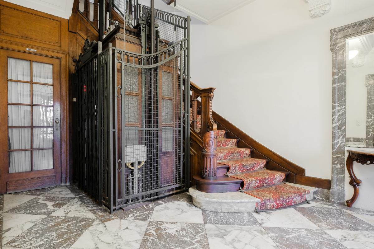 SOUS OFFER !! Cambre, splendide appartement de caractère, 4 ch et garage 