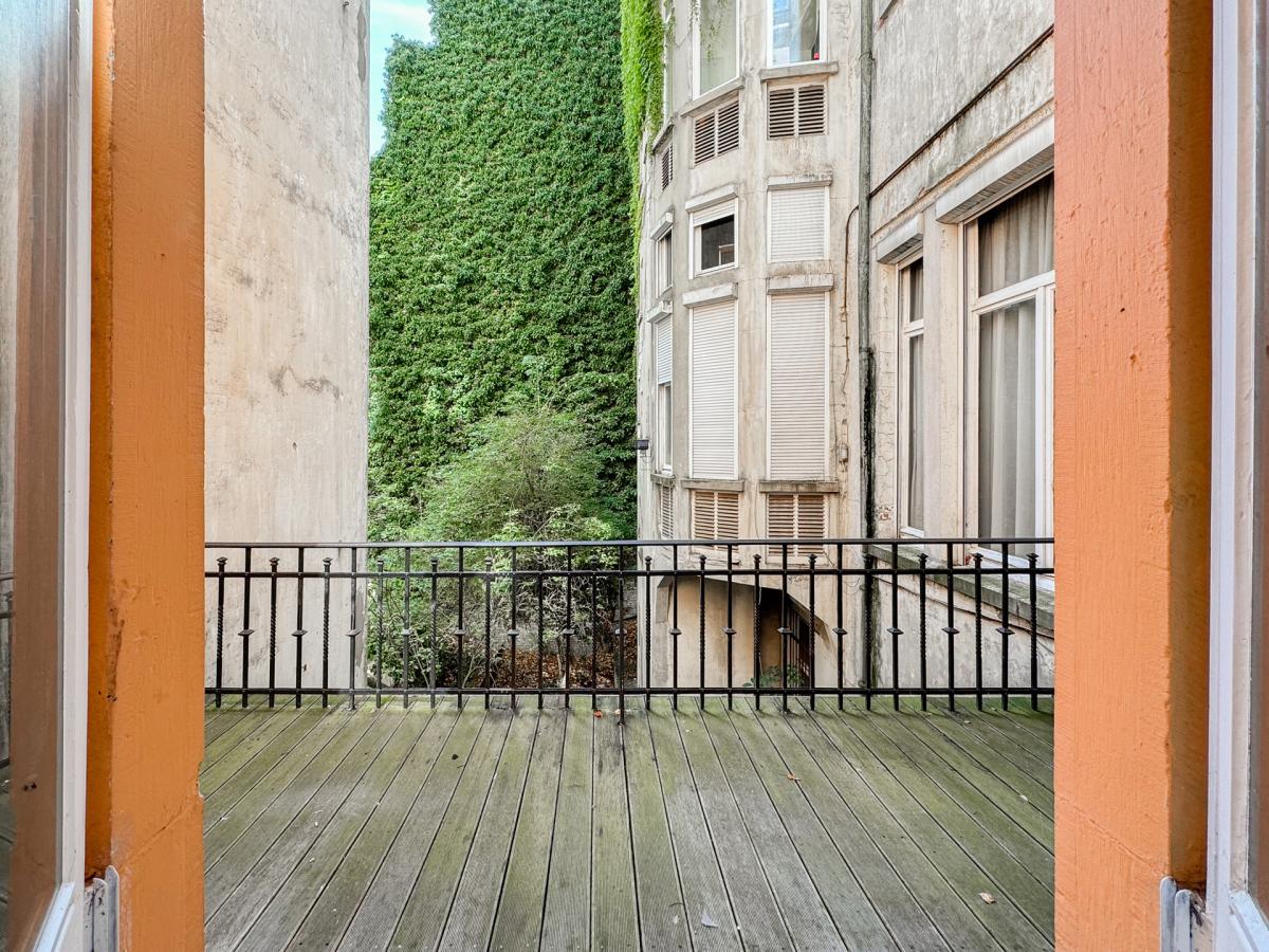 SOUS OFFER !! Cambre, splendide appartement de caractère, 4 ch et garage 