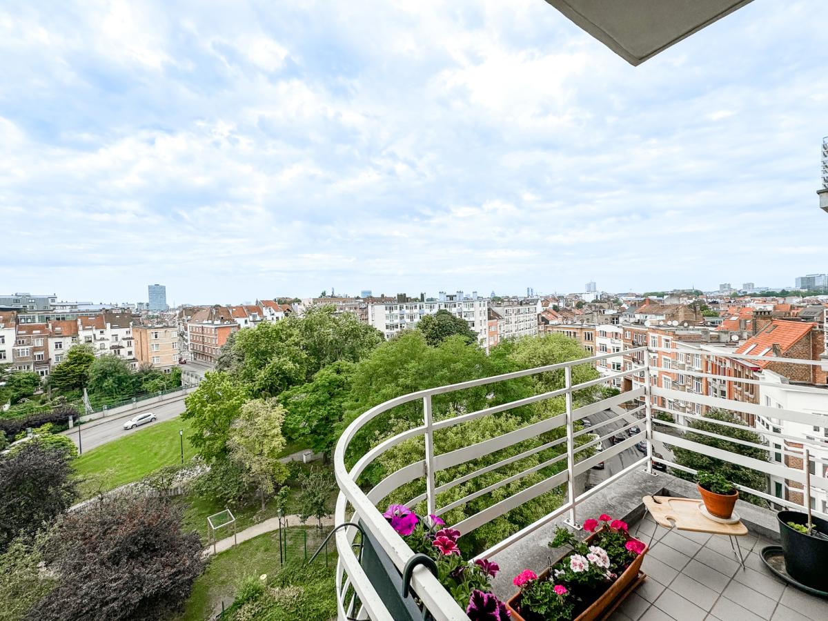 SOUS COMPROMIS ! Square de Léopoldville, Bel appartement 3 ch et terrasses