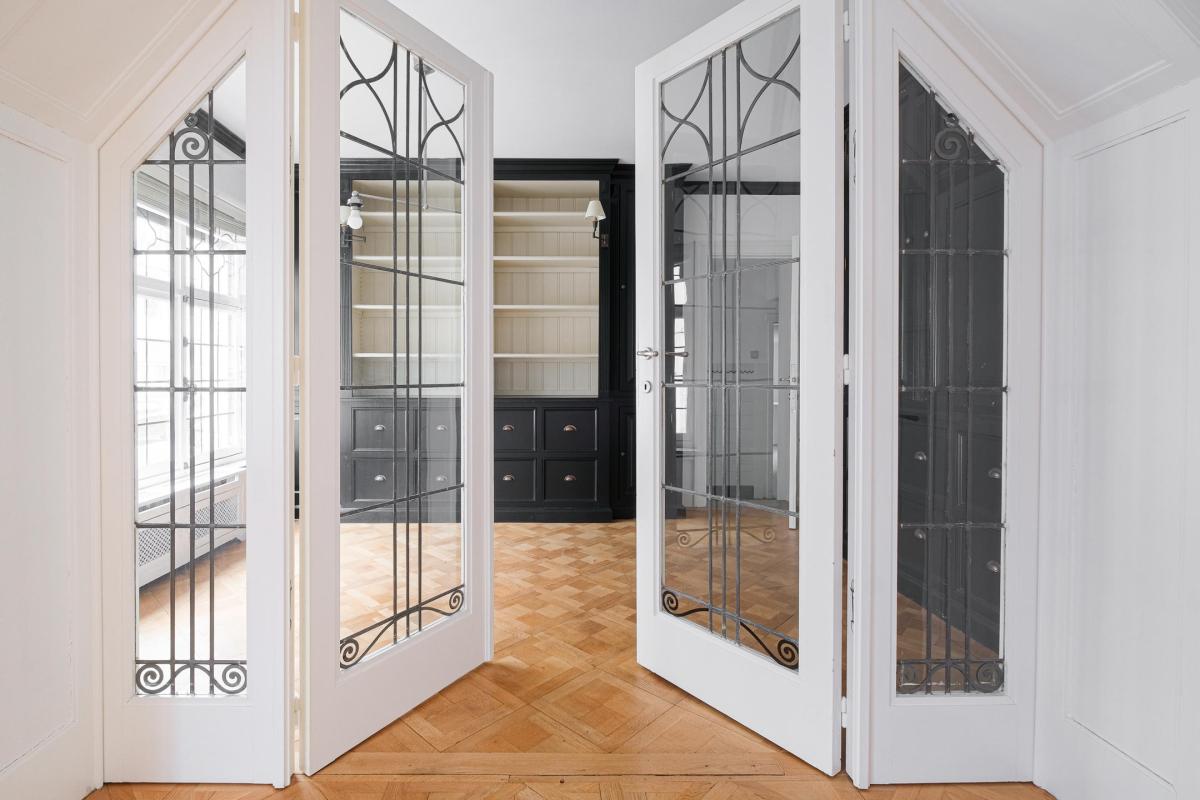 SOUS OFFRE !! Pl. Brugmann/ Molière: Superbe maison 5 chambres+ dépendance