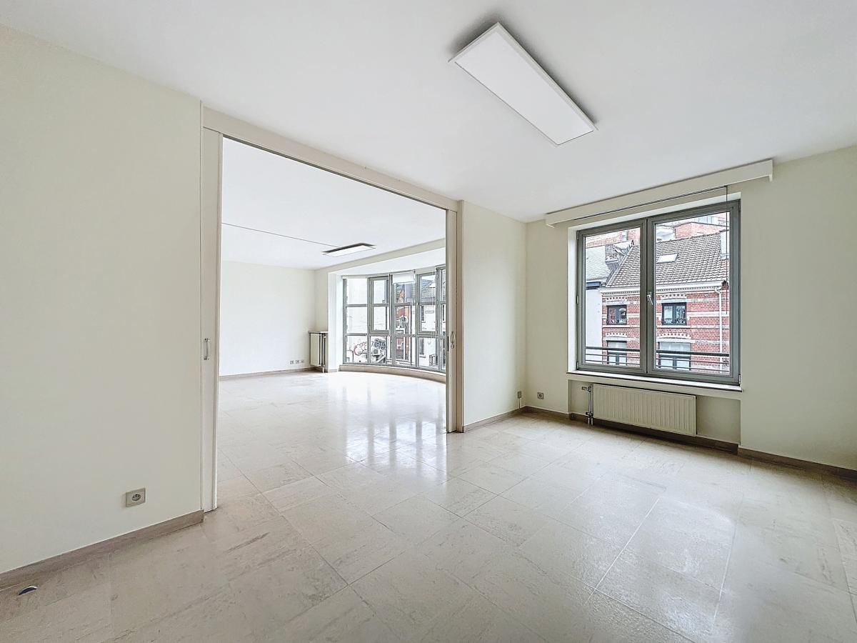Cavell/Churchill : Bureaux à louer + parking