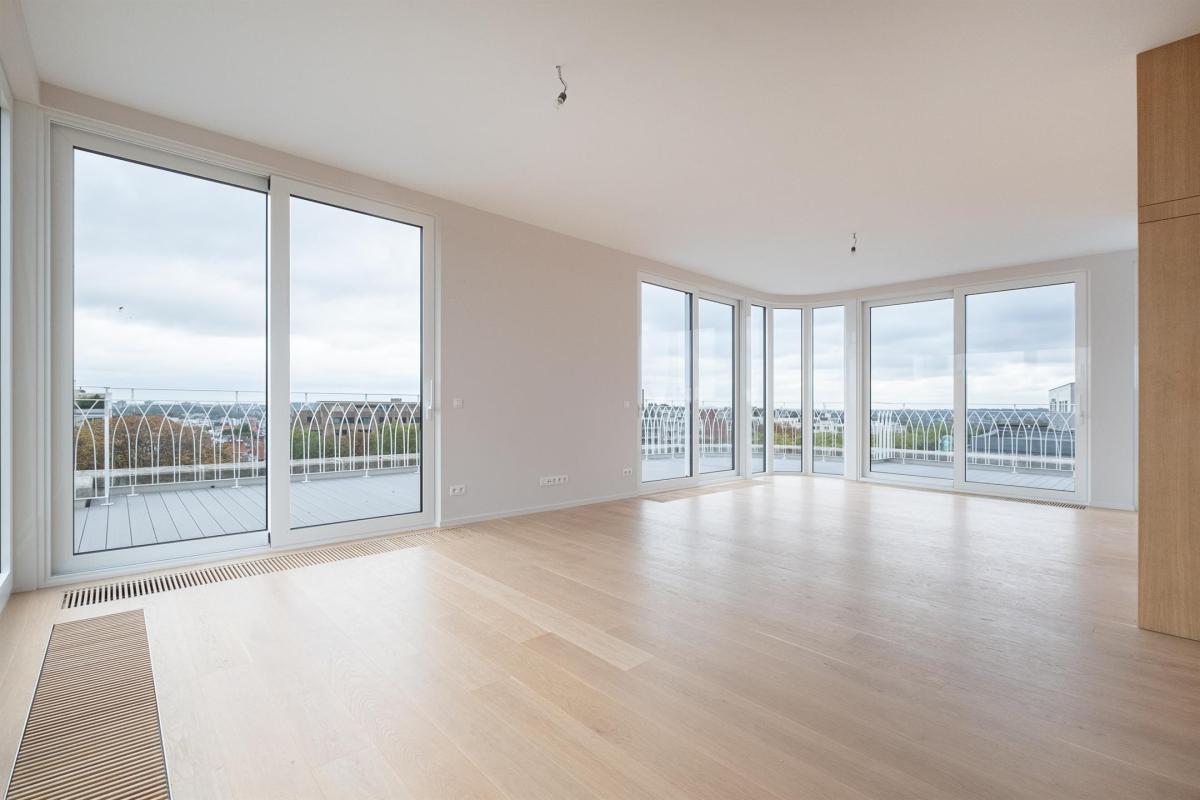 Montgomery/Saint Michel magnifique penthouse terrasse de 87m²