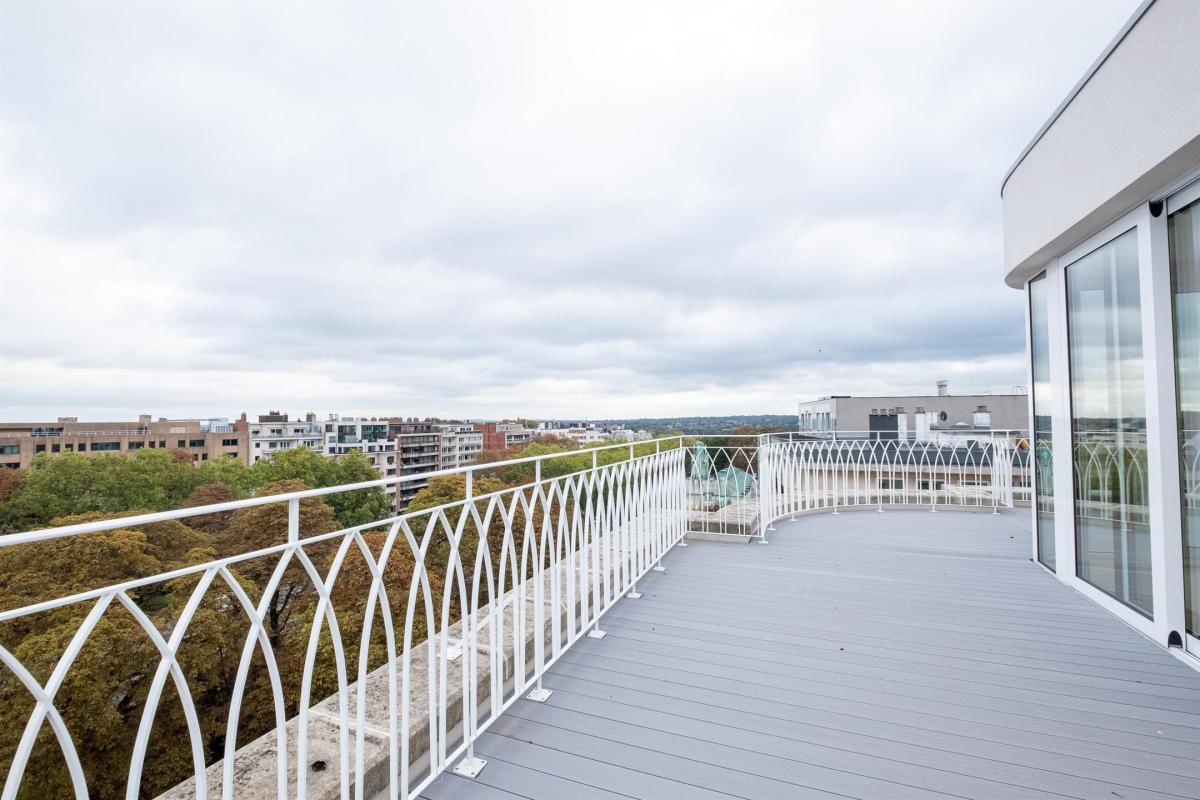 Montgomery/Saint Michel magnifique penthouse terrasse de 87m²
