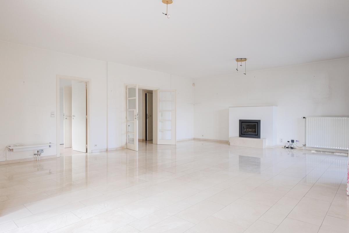 SOUS OFFRE !! Parc Brugmann: Magnifique appart. 3 chambres avec terrasse