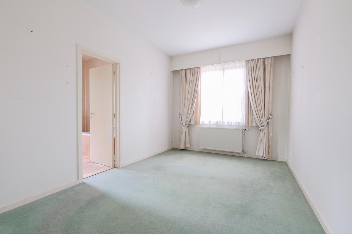 SOUS OFFRE !! Parc Brugmann: Magnifique appart. 3 chambres avec terrasse