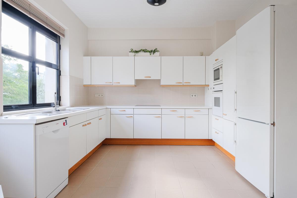 SOUS OFFRE !! Parc Brugmann: Magnifique appart. 3 chambres avec terrasse