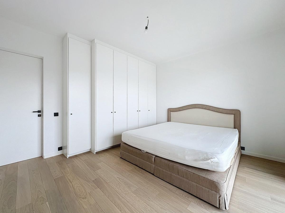 Louise : Appartement de prestige 3 ch. meublé + terrasse S/O