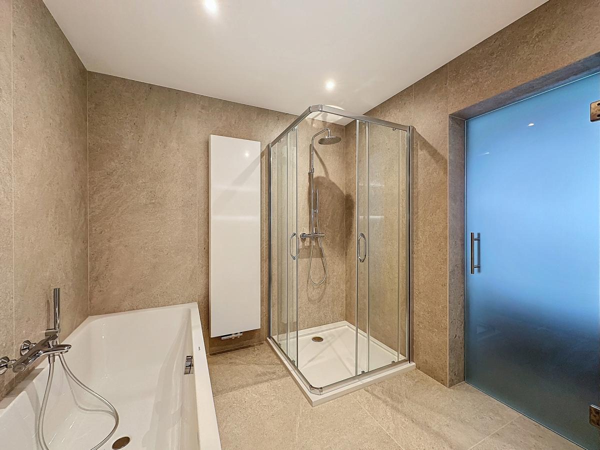 Louise : Appartement de prestige 3 ch. meublé + terrasse S/O