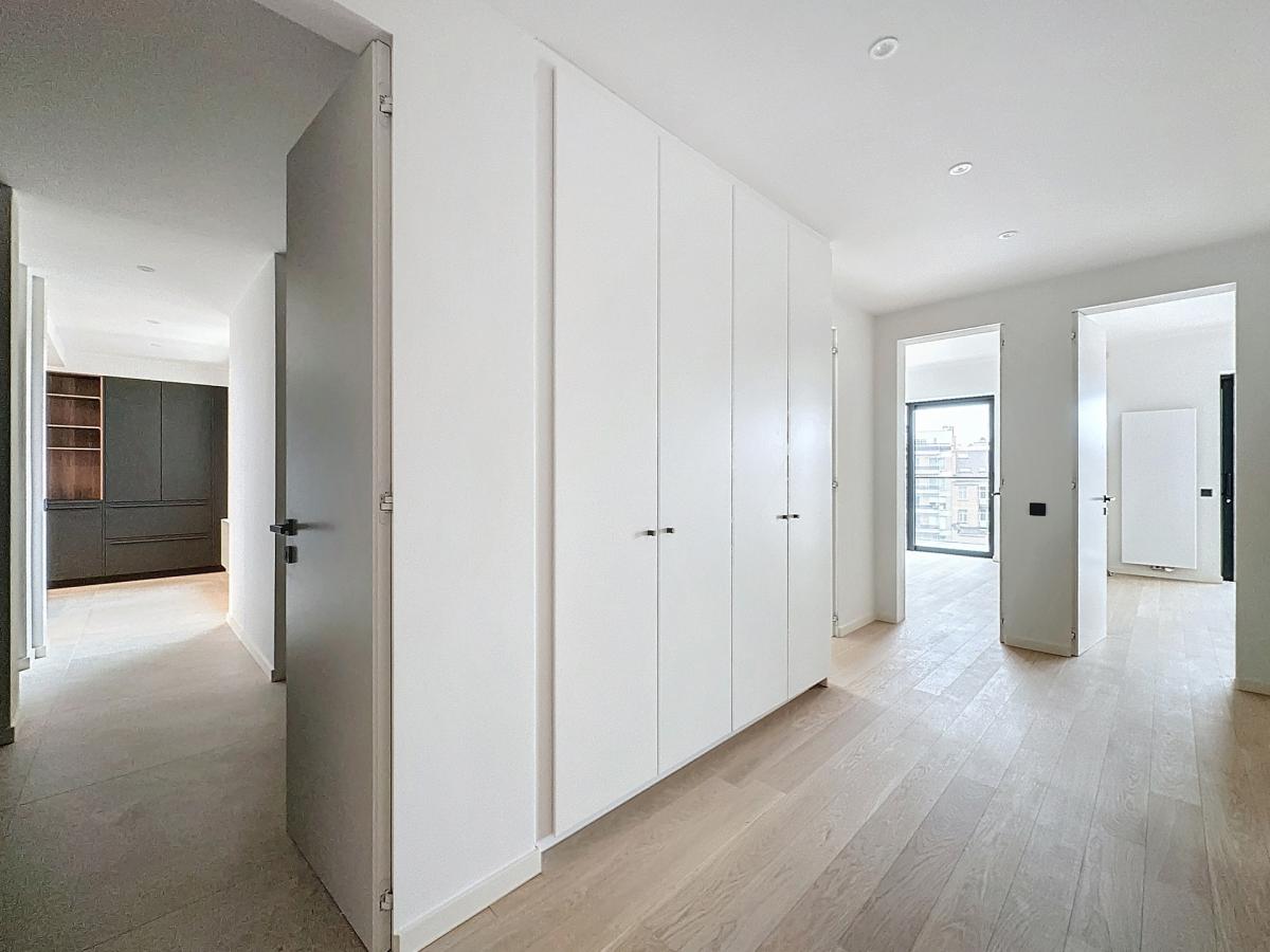 Louise : Appartement de prestige 3 ch. meublé + terrasse S/O