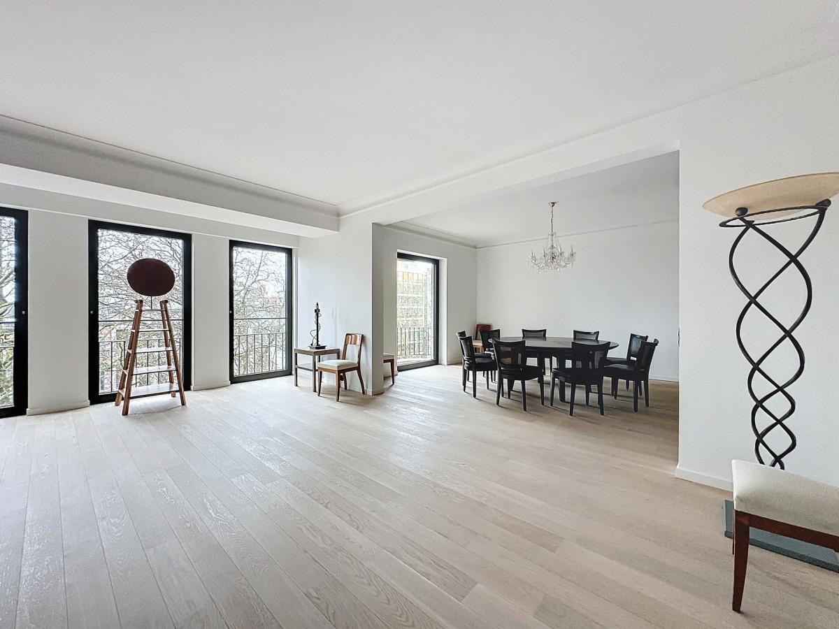 Louise : Appartement de prestige 3 ch. meublé + terrasse S/O