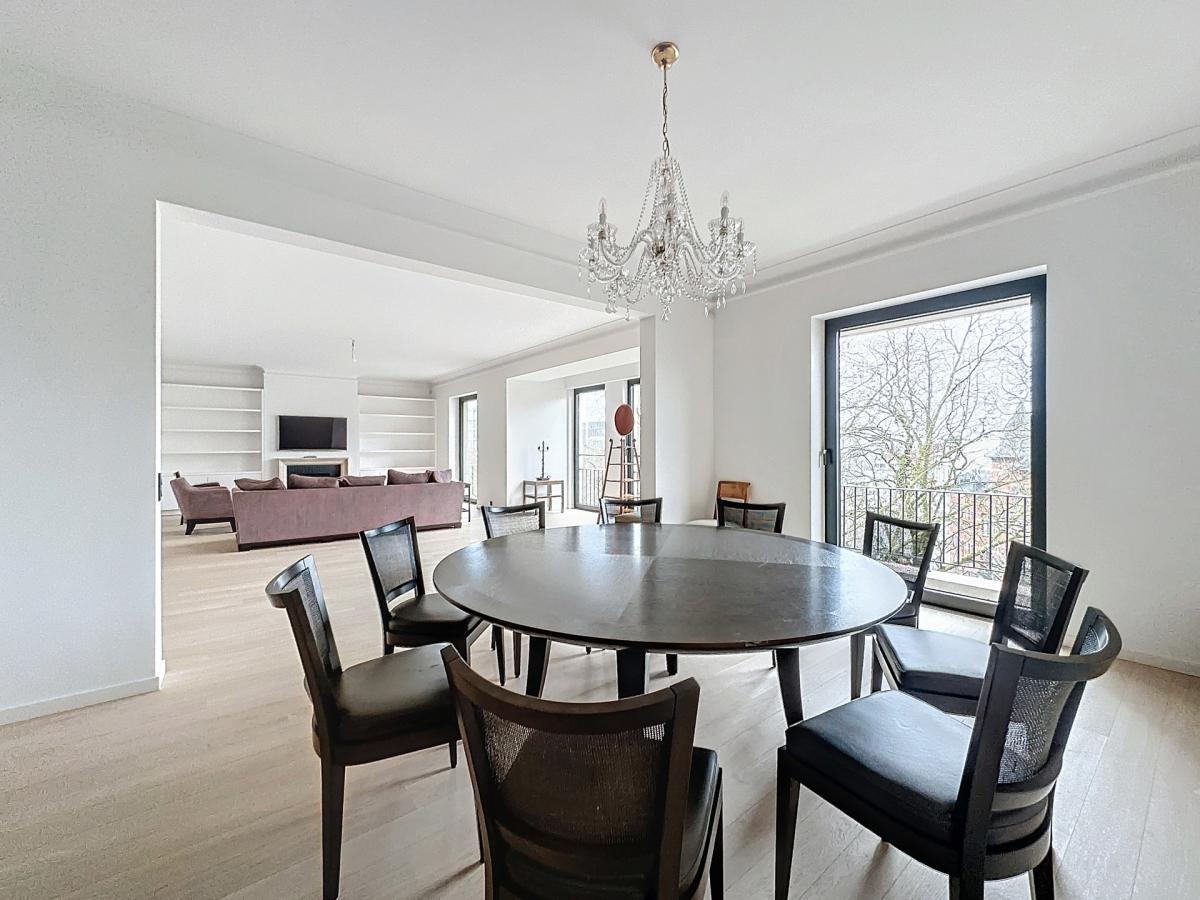 Louise : Appartement de prestige 3 ch. meublé + terrasse S/O