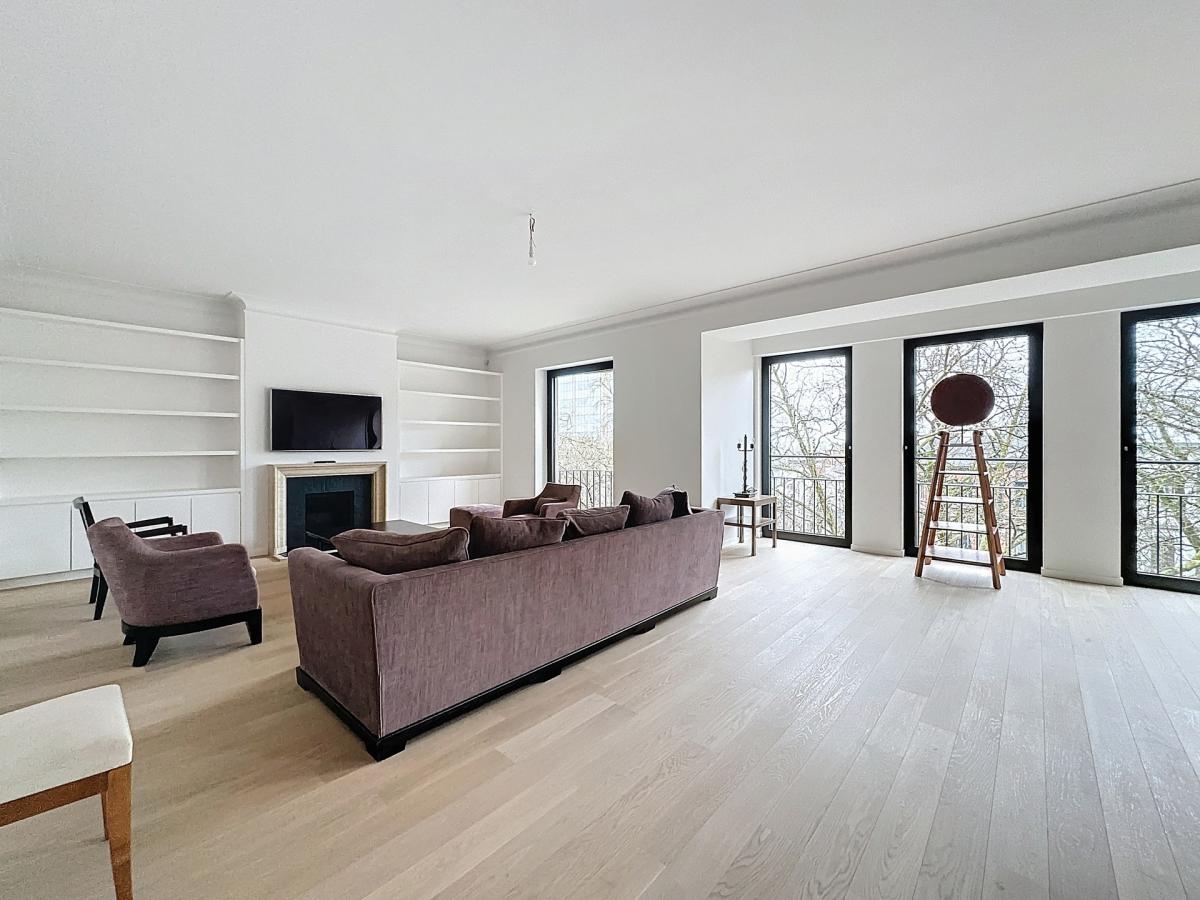 Louise : Appartement de prestige 3 ch. meublé + terrasse S/O
