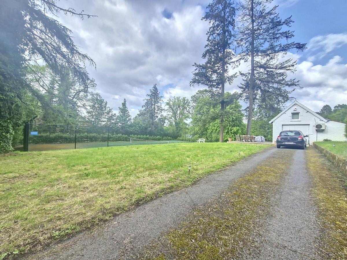 Linkebeek- Limite Uccle terrain de 1940m² 