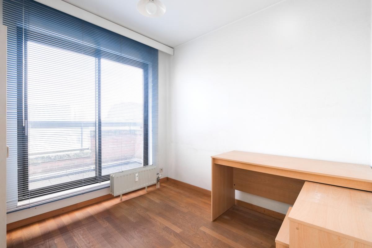 SOUS COMPROMIS ! Quartier Européen: Lumineux appartement 2 ch 