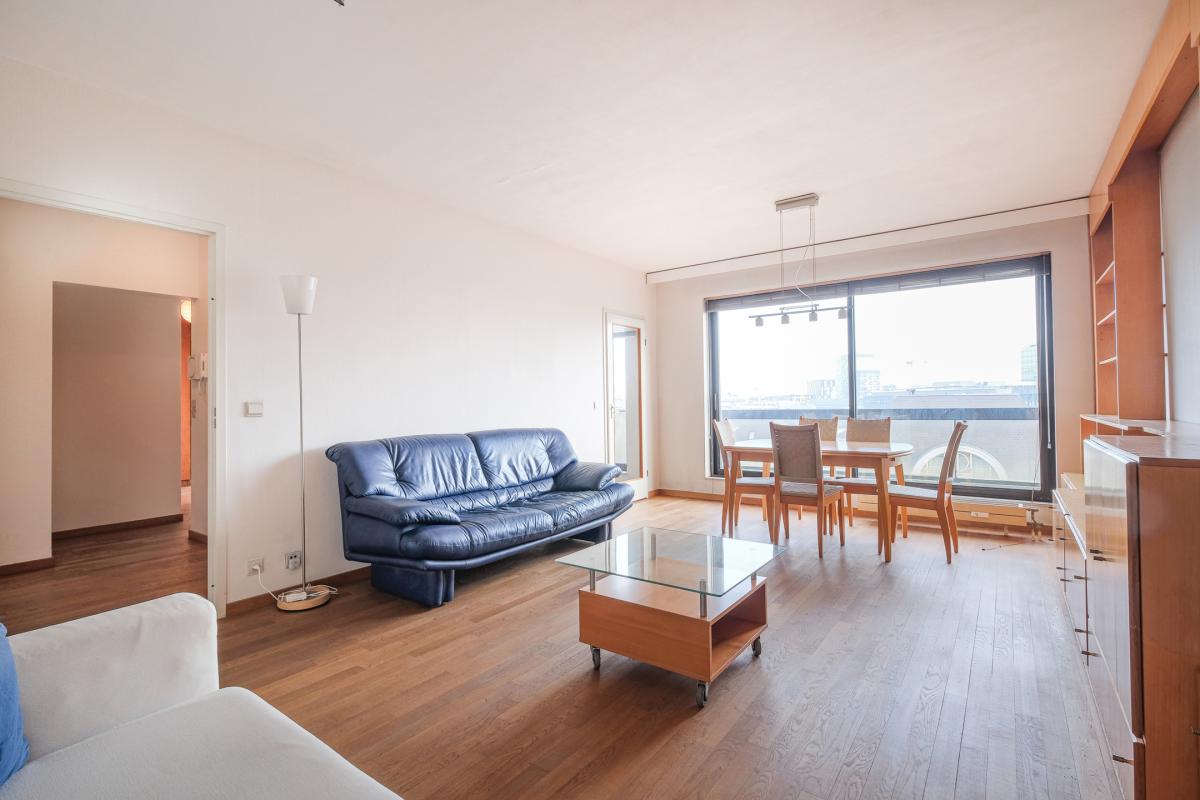 SOUS COMPROMIS ! Quartier Européen: Lumineux appartement 2 ch 
