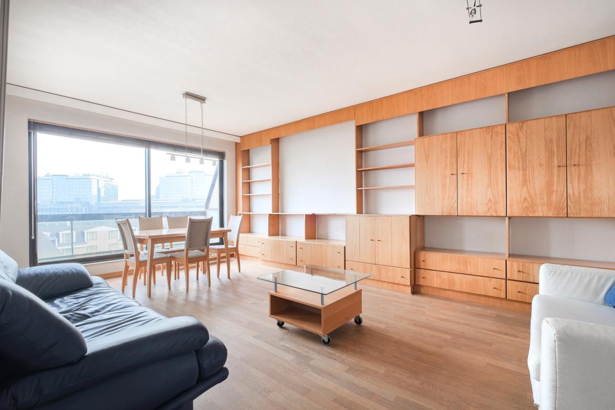 SOUS COMPROMIS ! Quartier Européen: Lumineux appartement 2 ch 