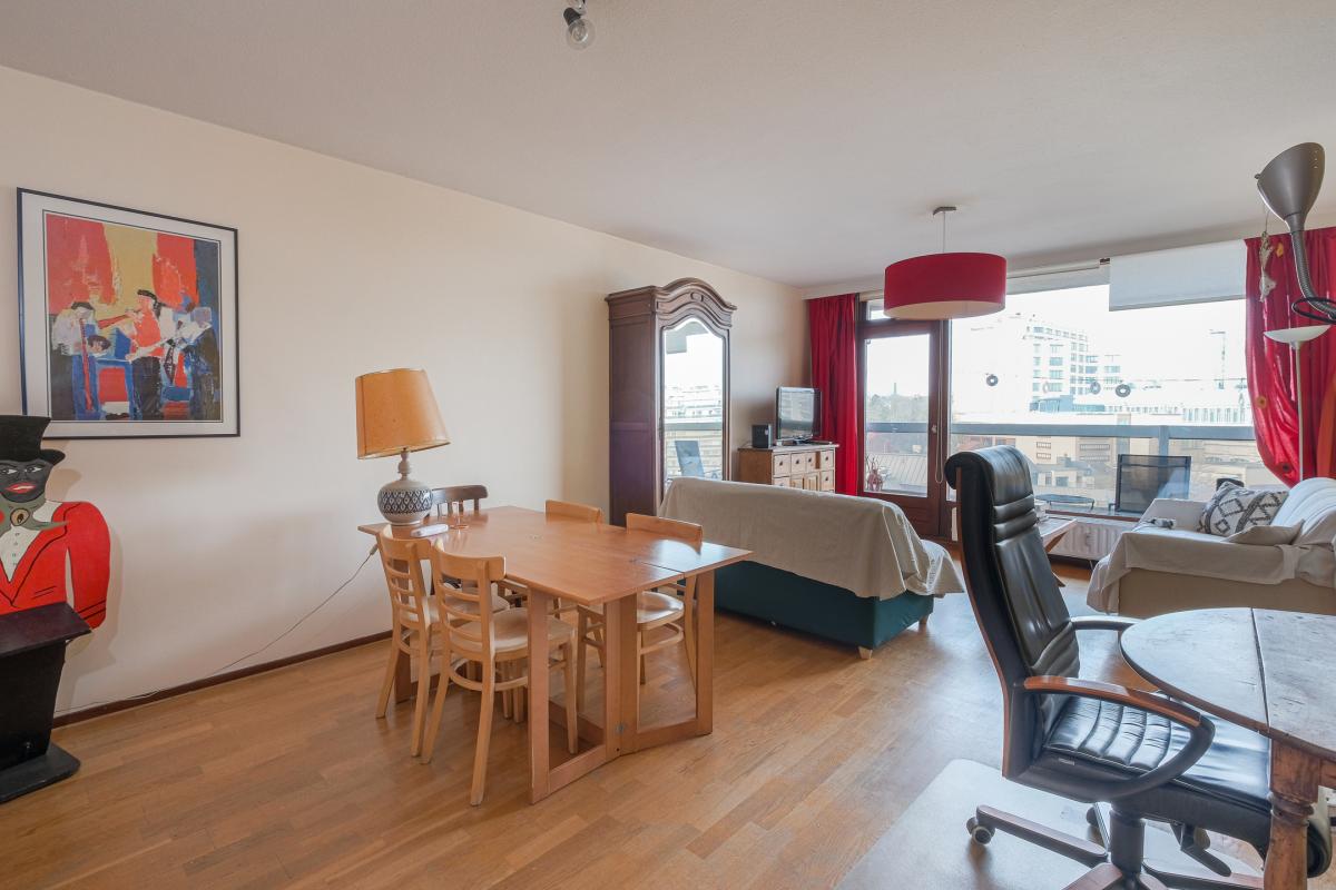 SOUS COMPROMIS - Place Jourdan: superbe appartement 2ch + 2 terr parking