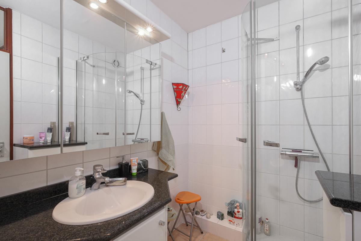 SOUS COMPROMIS - Place Jourdan: superbe appartement 2ch + 2 terr parking