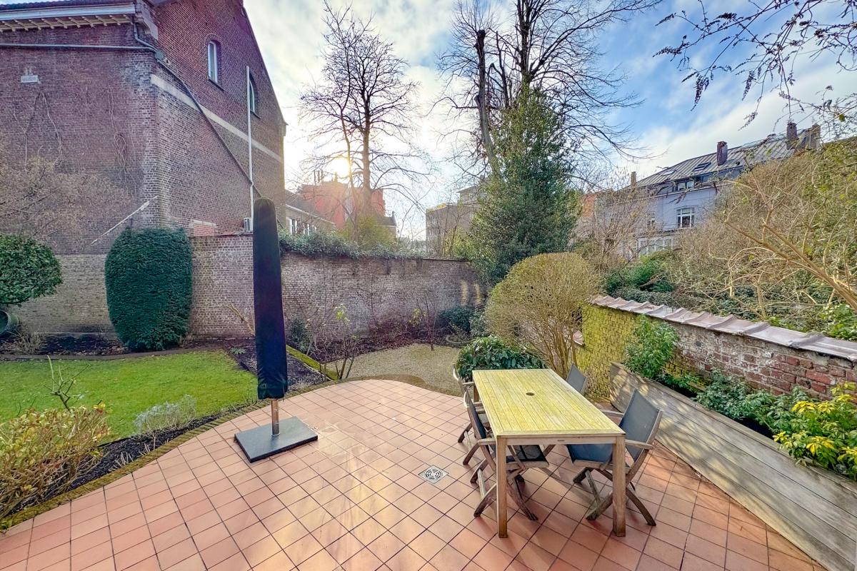 SOUS OFFRE !! Wolvendael : Splendide maison 4 chambres, bureau et jardin