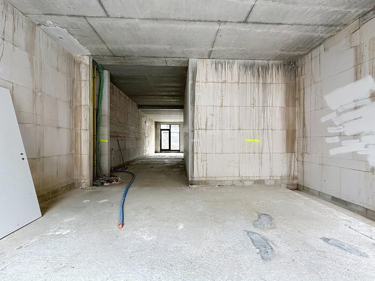 VDK Housing : Beau RDC commercial CASCO
