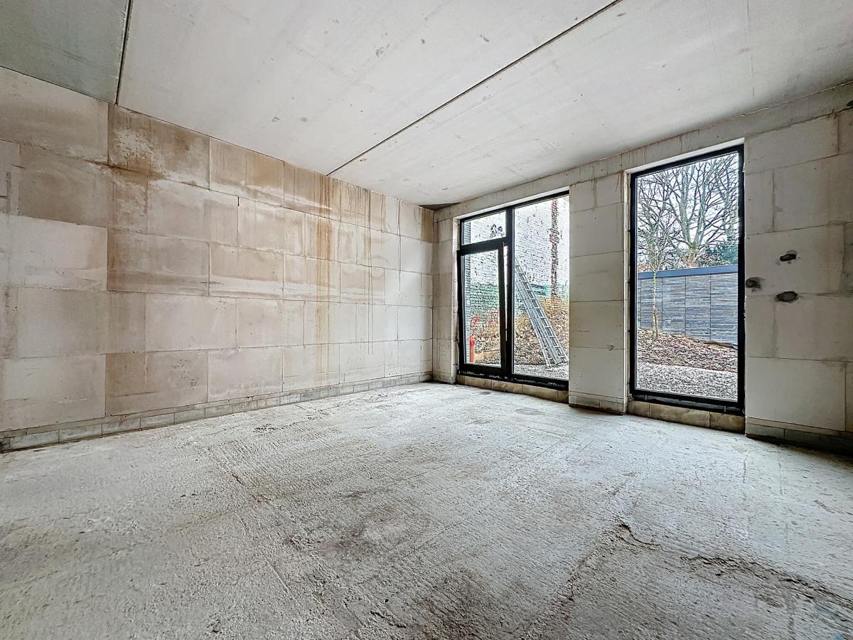 VDK Housing : Beau RDC commercial CASCO