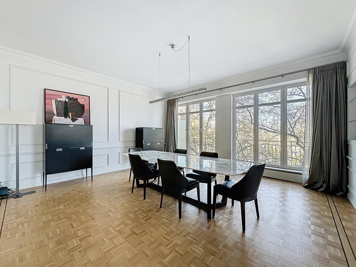 Louise/Cambre: Somptueux appartement meublé 3 ch. + terrasse