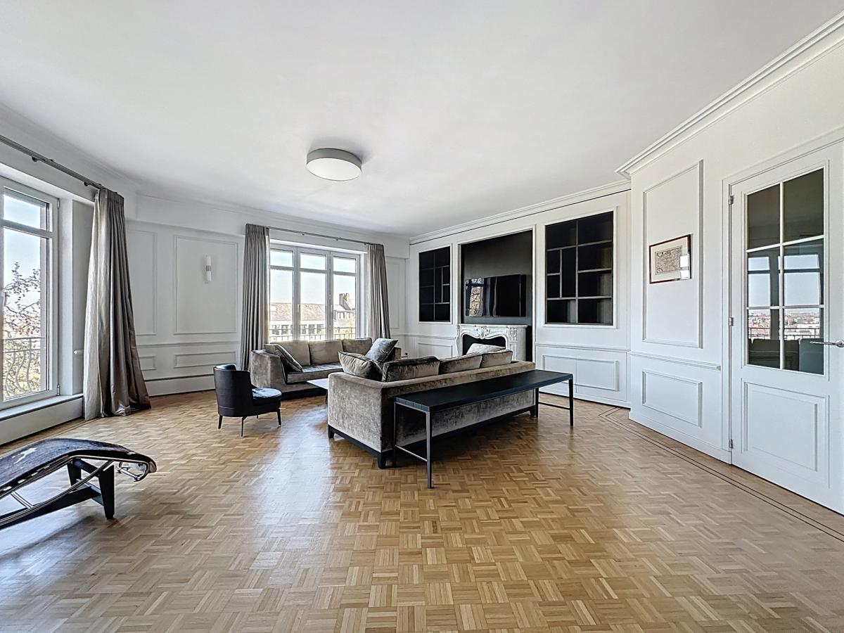 Louise/Cambre: Somptueux appartement meublé 3 ch. + terrasse