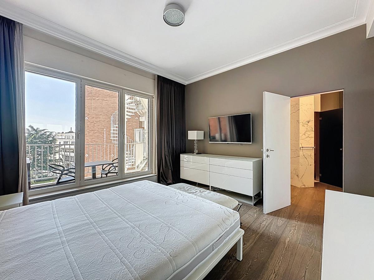 Louise/Cambre: Somptueux appartement meublé 3 ch. + terrasse