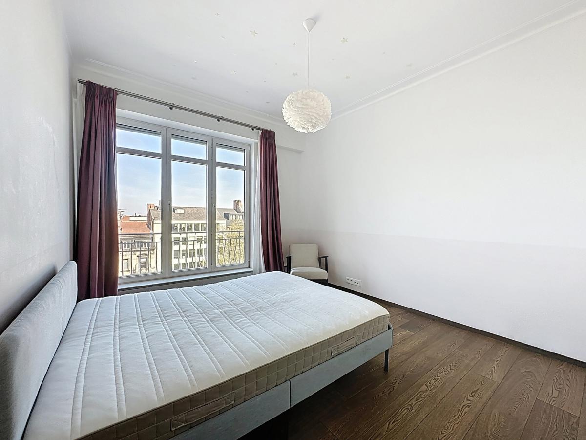 Louise/Cambre: Somptueux appartement meublé 3 ch. + terrasse