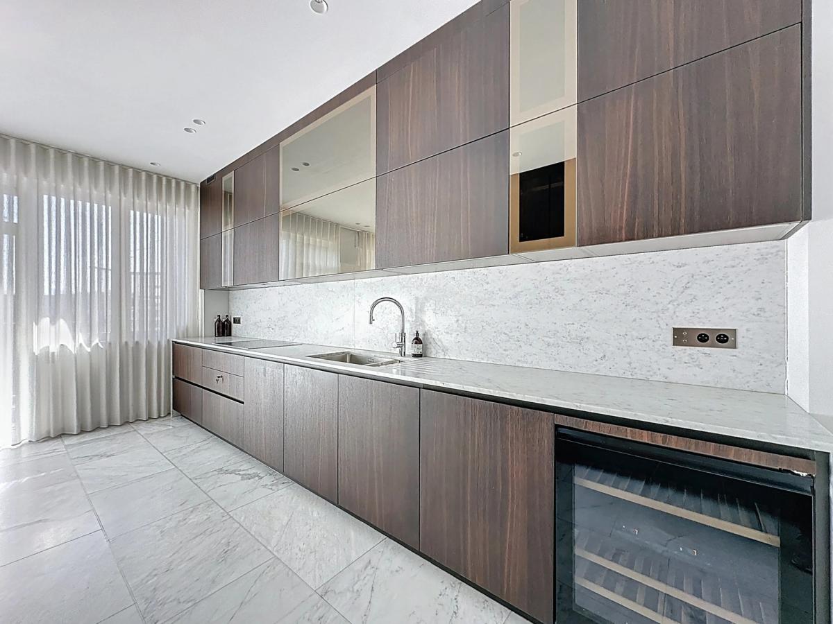 Louise/Cambre: Somptueux appartement meublé 3 ch. + terrasse