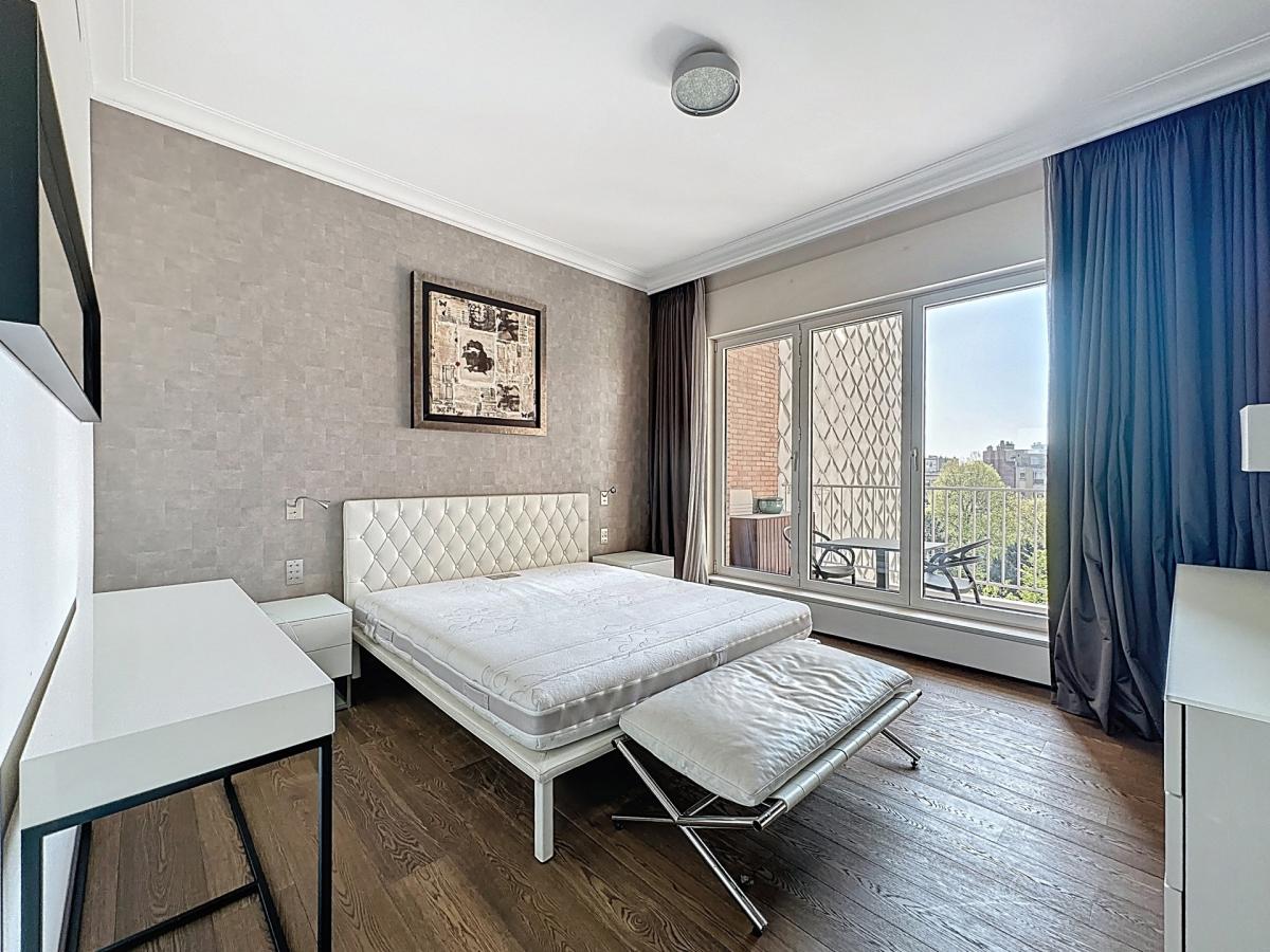 Louise/Cambre: Somptueux appartement meublé 3 ch. + terrasse