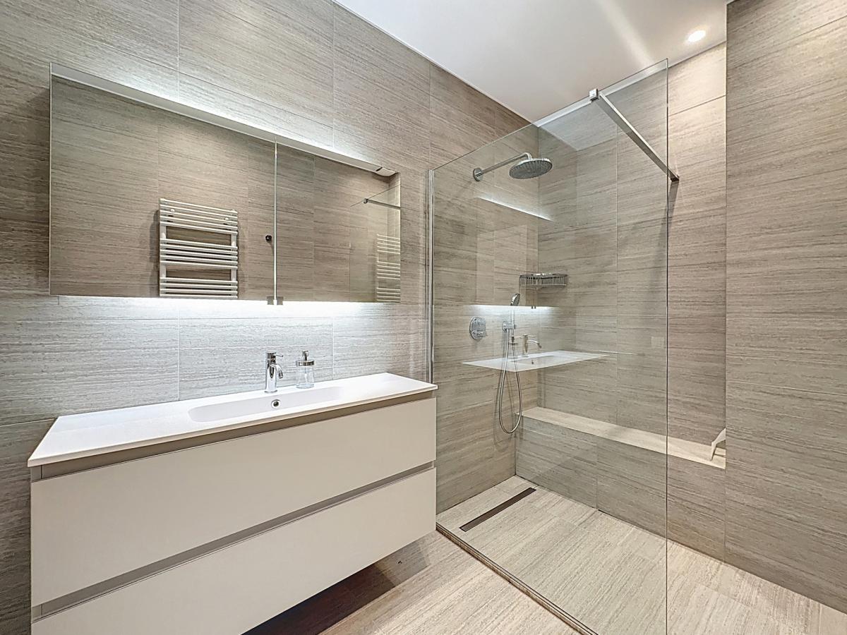 Louise/Cambre: Somptueux appartement meublé 3 ch. + terrasse