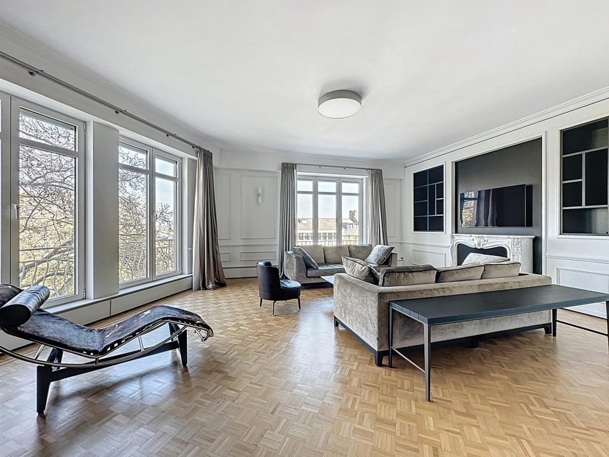 Louise/Cambre: Somptueux appartement meublé 3 ch. + terrasse