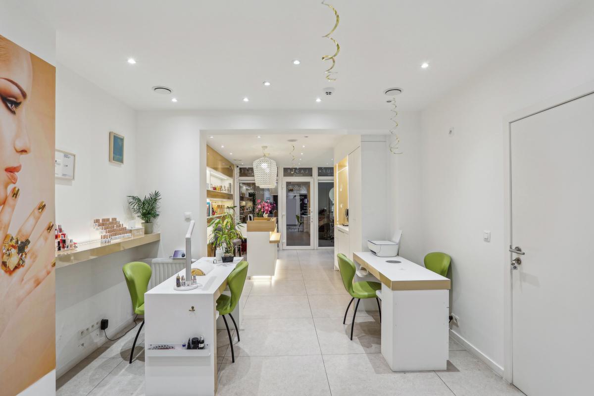 Dieweg: Magnifique surface commerciale de ± 68m²