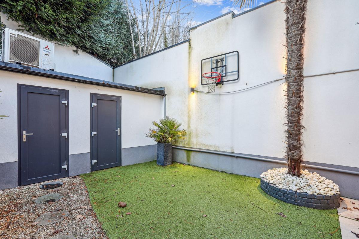 Dieweg: Magnifique surface commerciale de ± 68m²