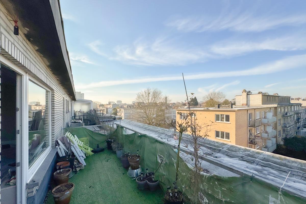 SOUS OFFRE ! Magnifique studio penthouse terrasse SO 12 m² + garage box